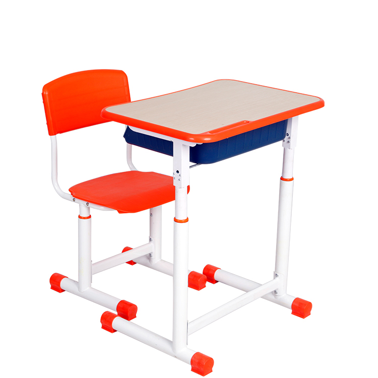 造成學生課桌椅價格差異大的原因有哪些？